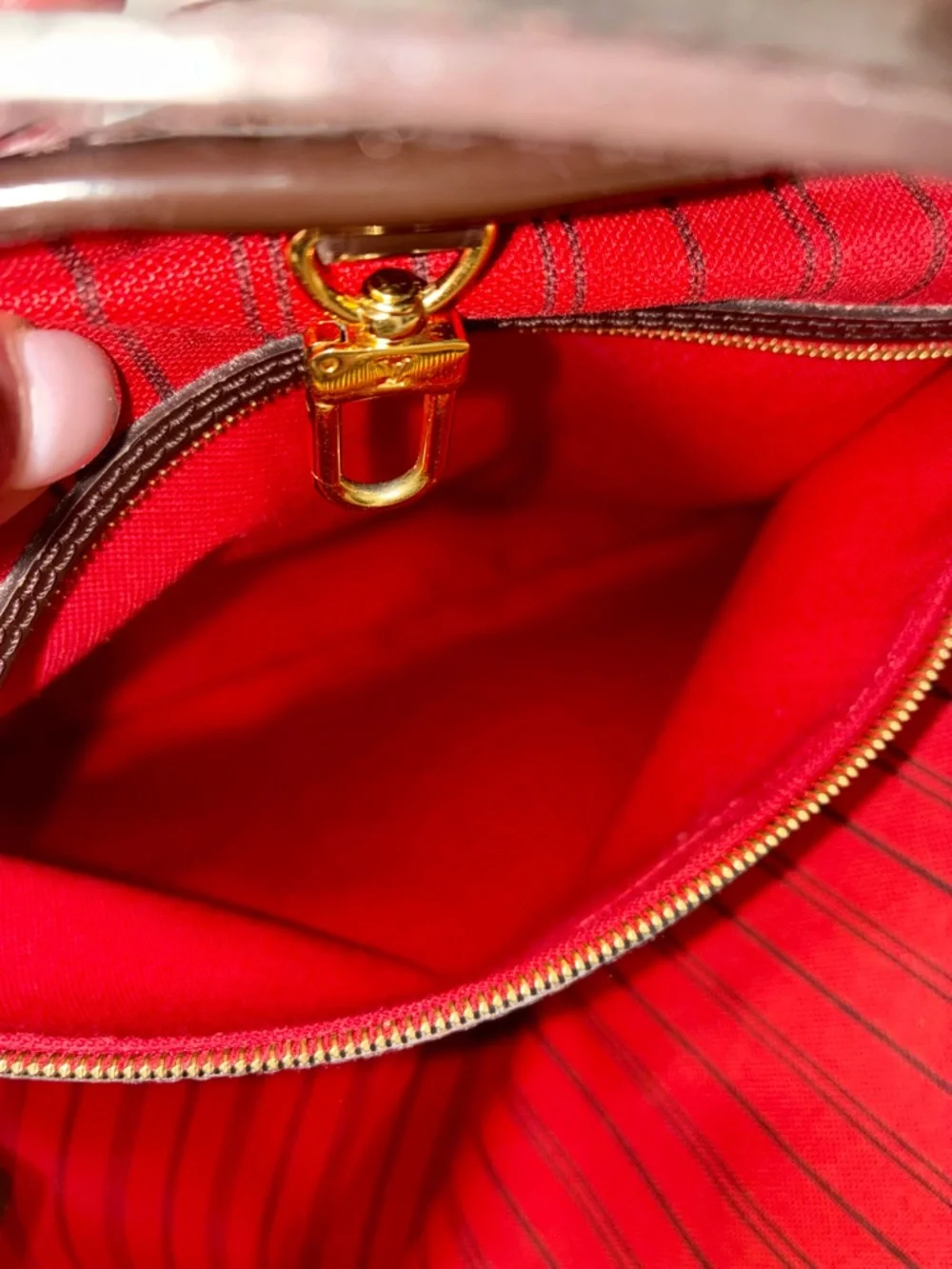 Louis Vuitton Graceful MM Damier Ebene Shoulder Bag Red Interior - Picture 12 of 15